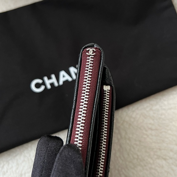 ❌❌Classic Quilted CC Logo Black Caviar Double Zip Case w/ Silver Hardware - Picture 9 of 13